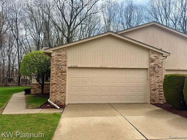 41378 Fortuna Drive E, Clinton Twp, MI 48038