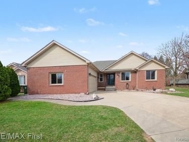 47985 Fox Chase Court, Shelby Twp, MI 48315