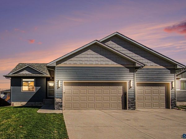 9016 W 24th St, Sioux Falls, SD 57106