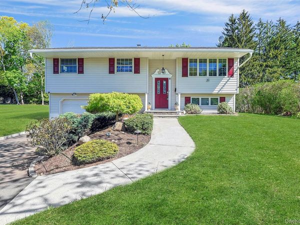 21 Kreuz Drive, West Nyack, NY 10994