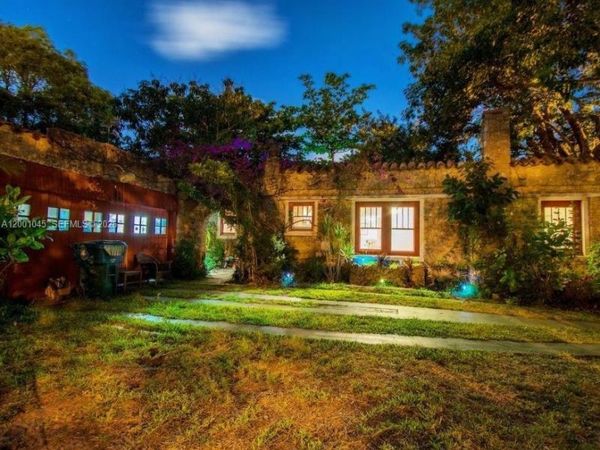 8238 NE 9th Ave , Miami, FL 33138