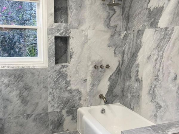 8238 NE 9th Ave , Miami, FL 33138