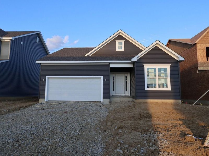 818 Hilton Drive, Reynoldsburg, OH 43068 Photo 1