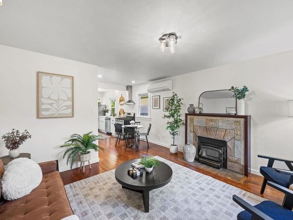 6301 Hillmont Drive, Oakland, CA 94605