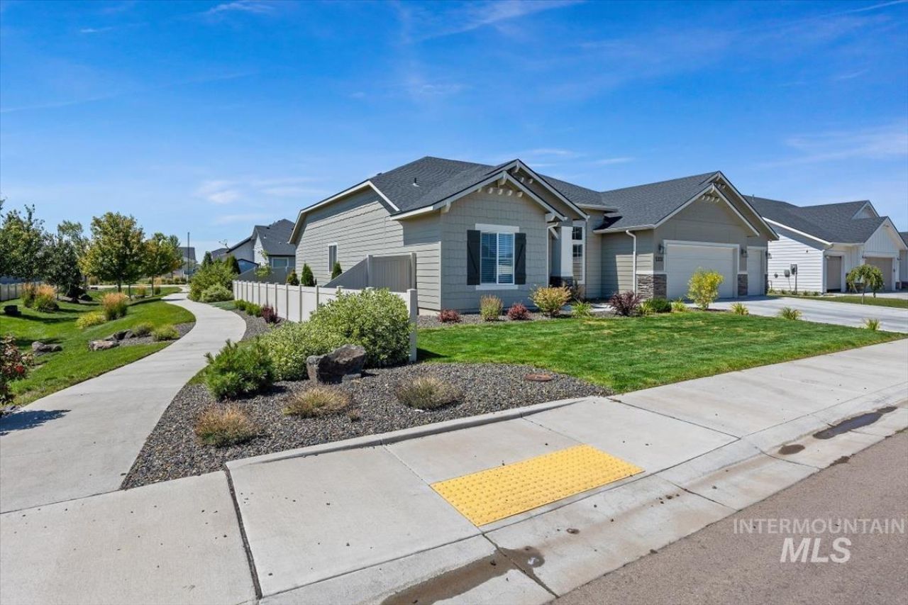 5333 N Adale Ave, Meridian, ID 83646 Main Photo