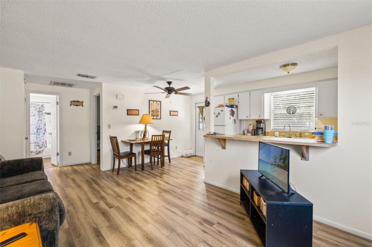 5931 13th Street, Zephyrhills, FL 33542 Photo