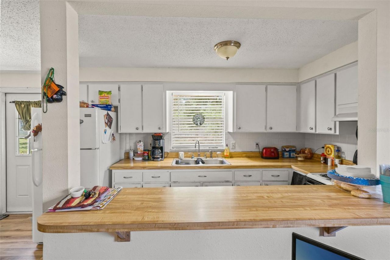 5931 13th Street , Zephyrhills, FL 33542 Photo