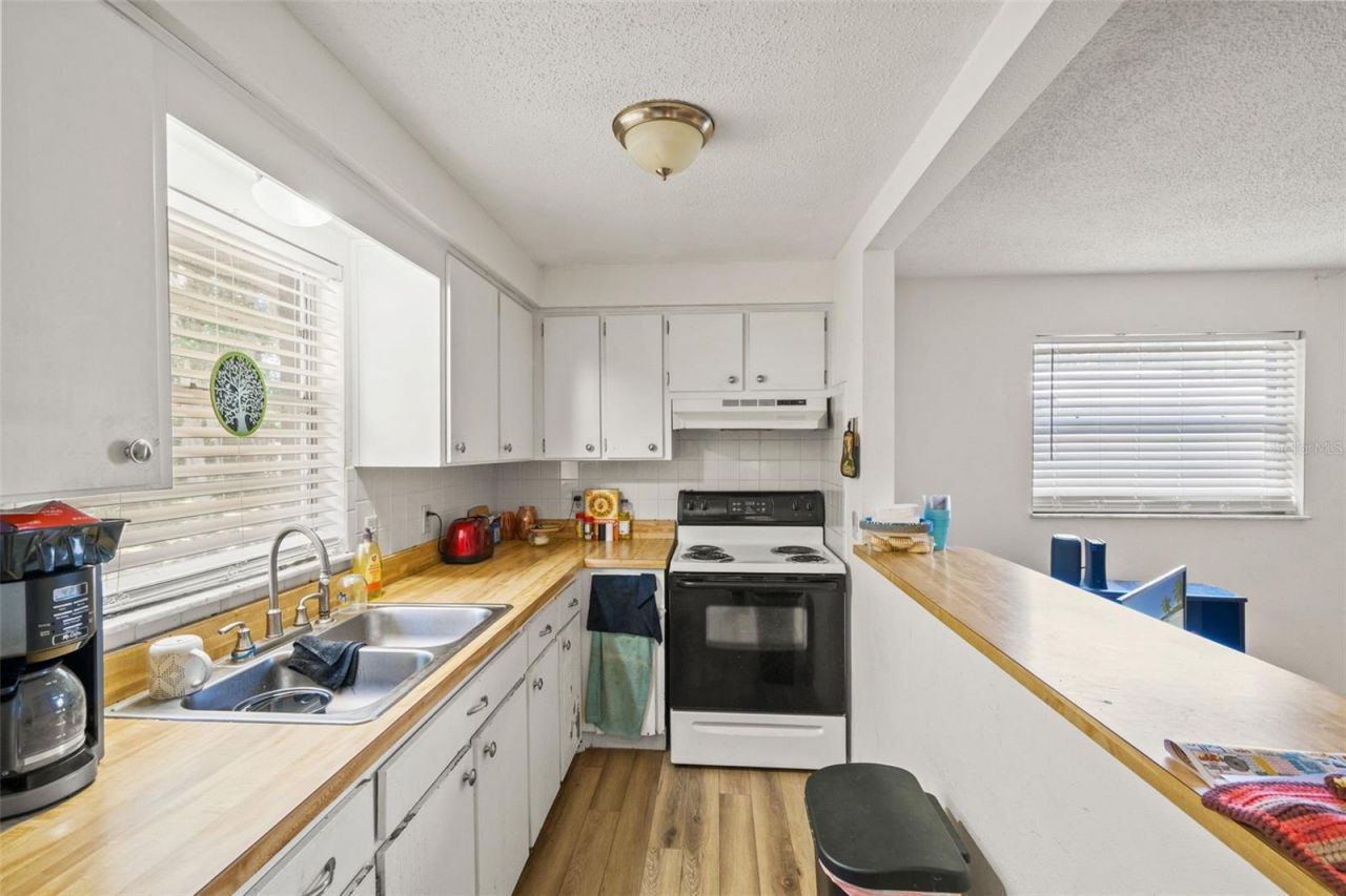 5931 13th Street , Zephyrhills, FL 33542 Photo