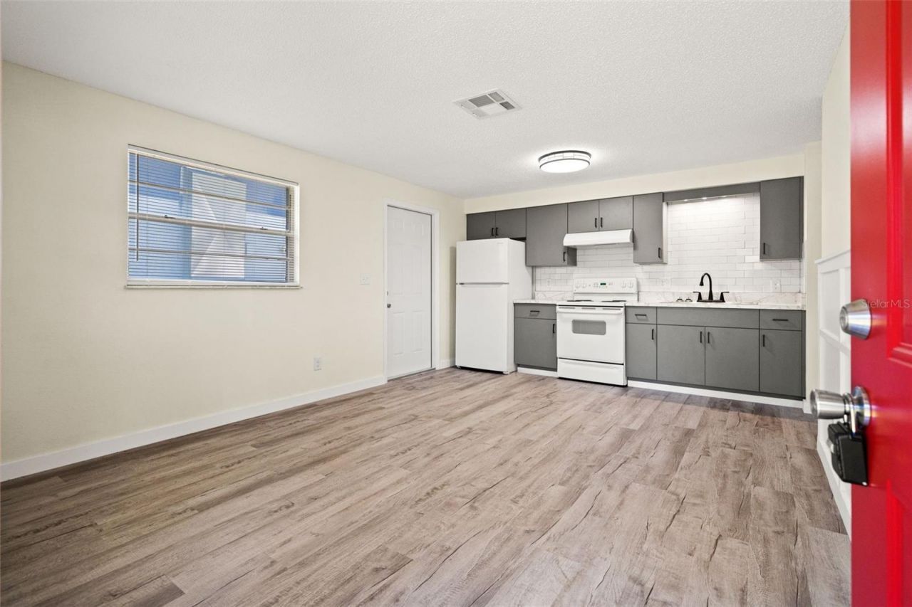 5931 13th Street, Zephyrhills, FL 33542 Photo