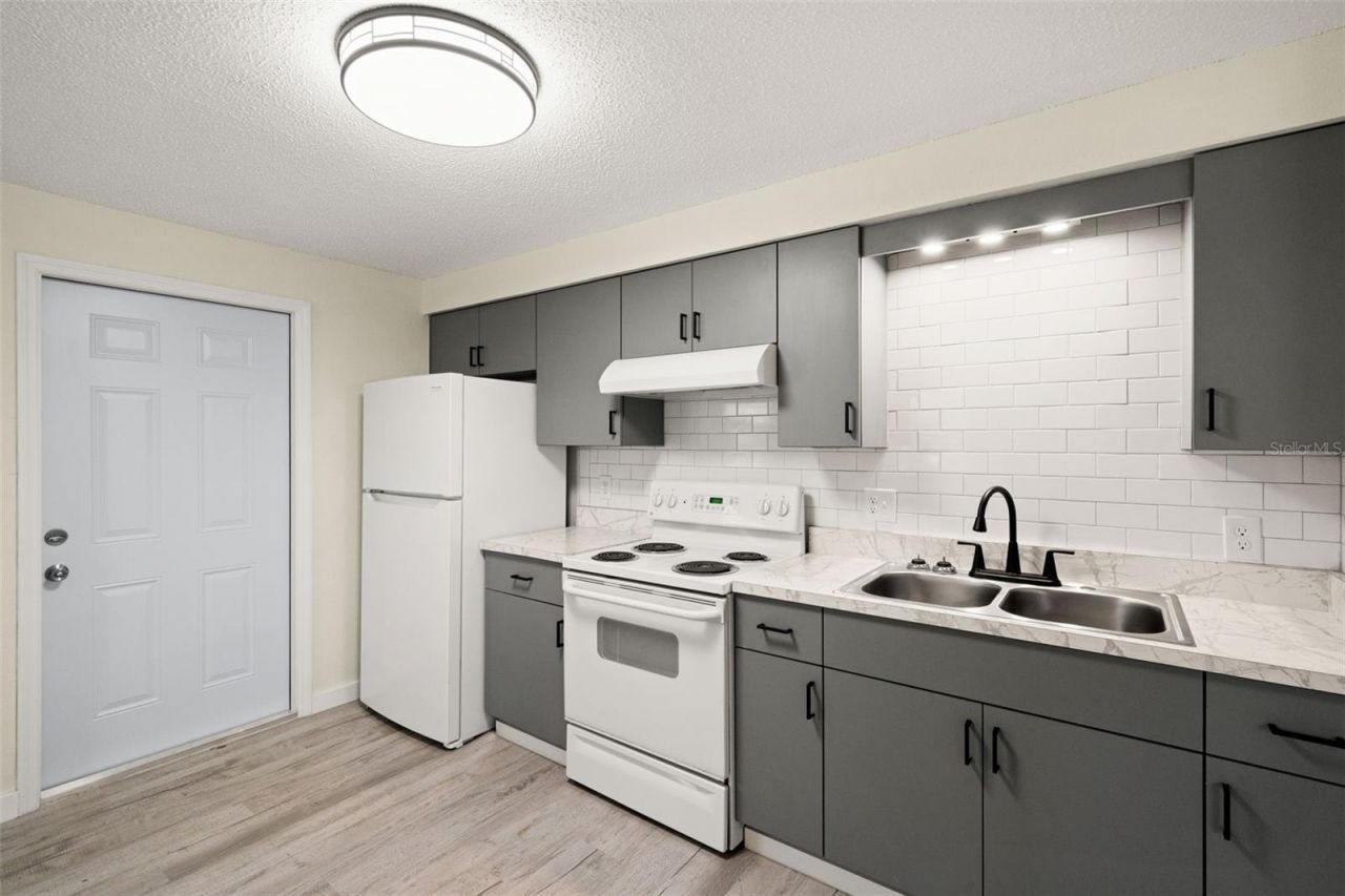 5931 13th Street, Zephyrhills, FL 33542 Photo