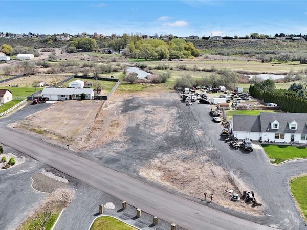 5189 Crystal Springs Place NE, Moses Lake, WA 98837