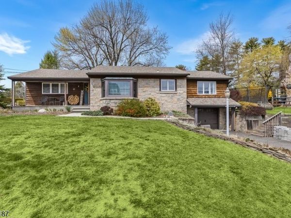 487 W Shore Trl, Sparta, NJ 07871