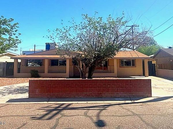 2335 E BEVERLY Lane, Phoenix, AZ 85022