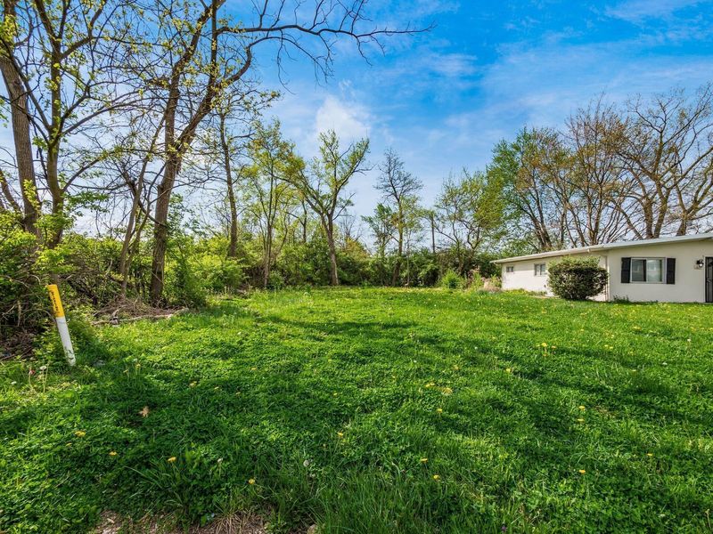 1835 E Blake Avenue , Columbus, OH 43219 Photo 2