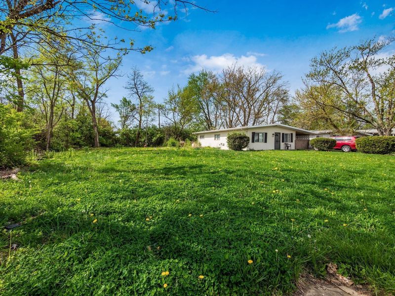 1835 E Blake Avenue , Columbus, OH 43219 Photo 3