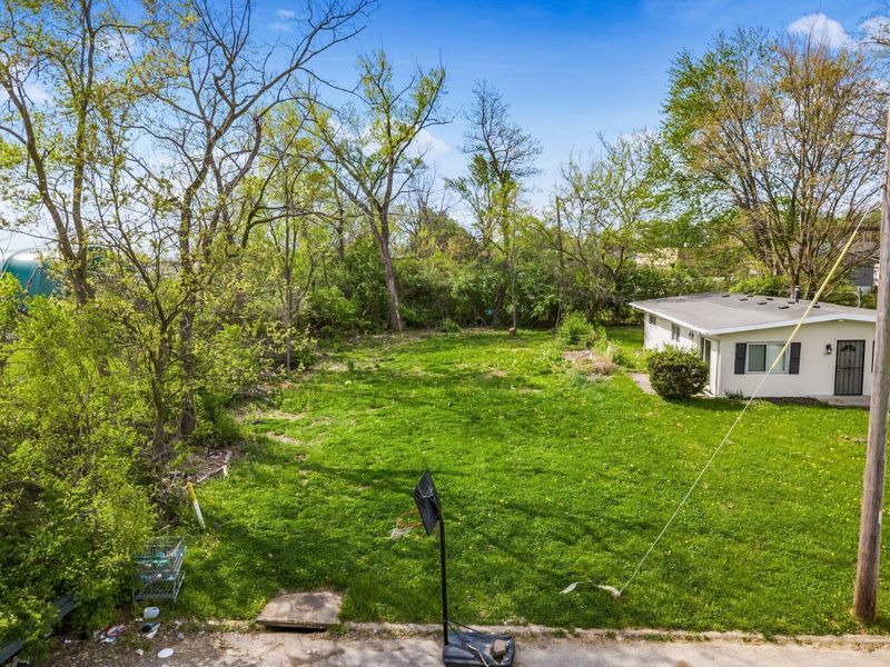 1835 E Blake Avenue , Columbus, OH 43219 Photo 6