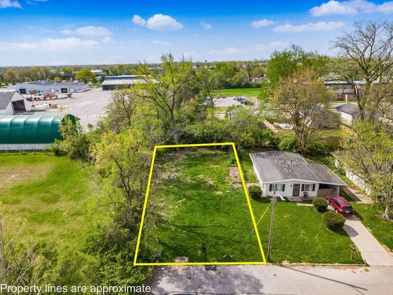 1835 E Blake Avenue , Columbus, OH 43219 Photo 8