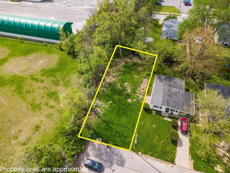 1835 E Blake Avenue , Columbus, OH 43219 Photo 9