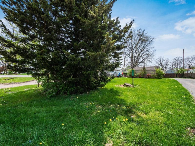 1947 Hopkins Avenue , Columbus, OH 43223 Photo 2