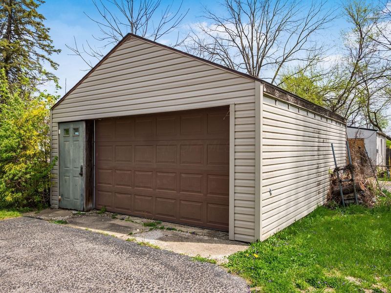 1947 Hopkins Avenue , Columbus, OH 43223 Photo 8