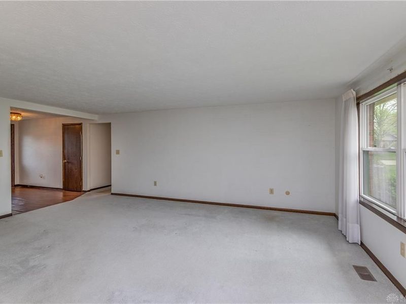 7200 Haer Drive, Butler Township, OH 45414 Photo 8