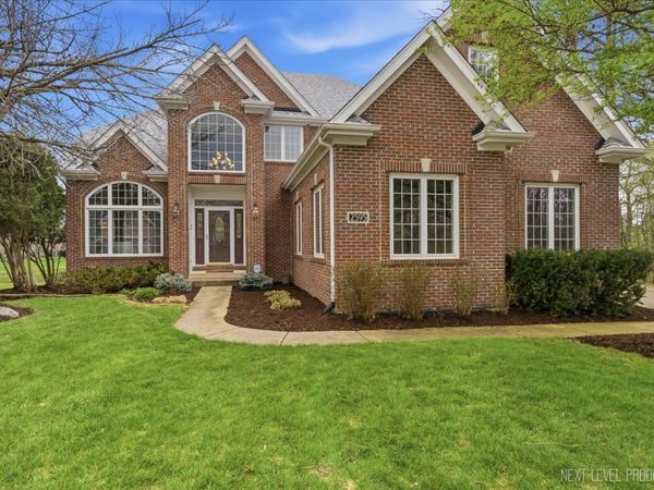 2595 Ginger Woods Drive , Aurora, IL 60502