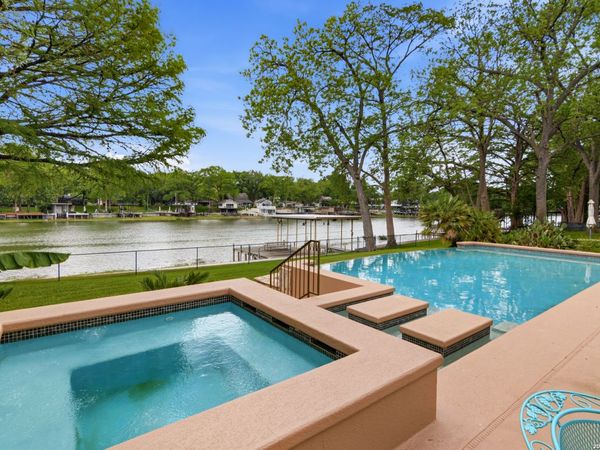 2065 TERMINAL LOOP RD, McQueeney, TX 78123