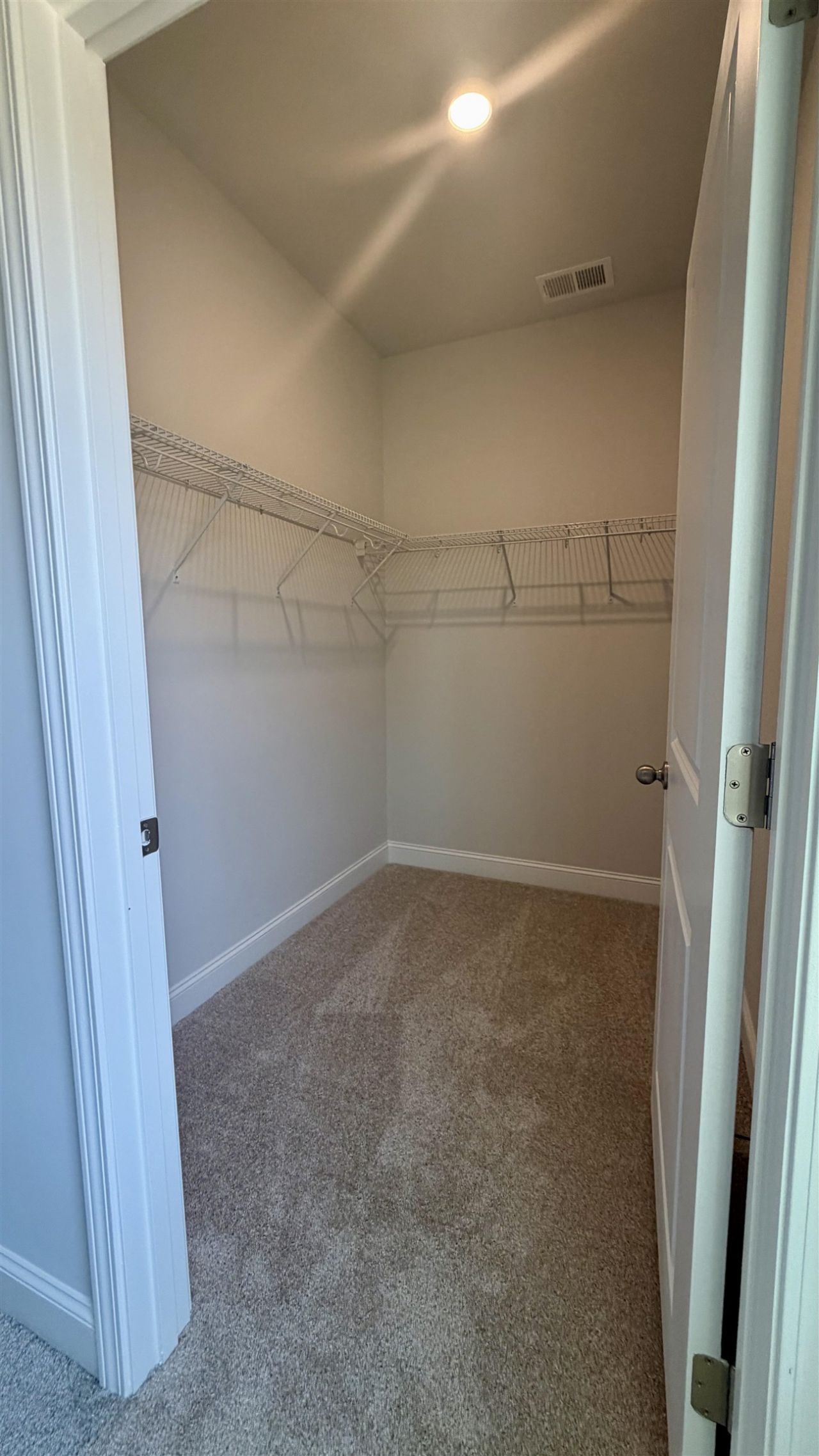 124 Furnies Place  Photo 37