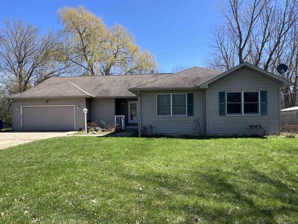 198 Fandrich Road, Oxford, WI 53952