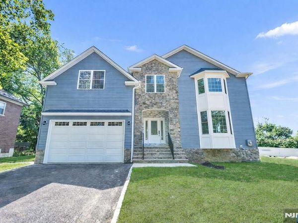 210 Corliss Avenue, PHILLIPSBURG, NJ 08865