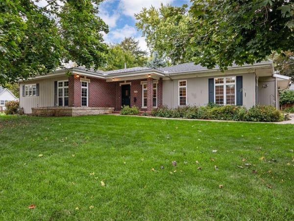 1108 E 3rd Street , Anamosa, IA 52205