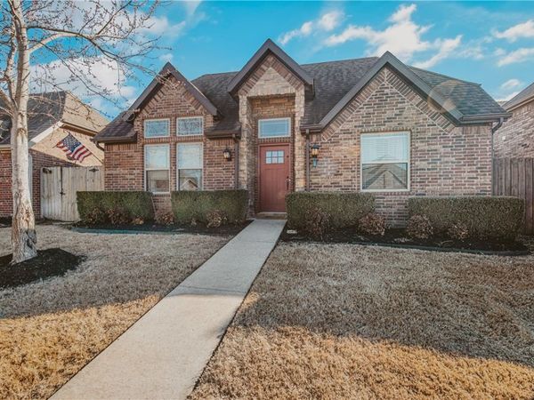3301 Stonepoint Avenue, Bentonville, AR 72713
