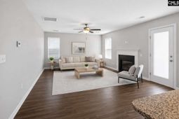 1323 Tanreall Drive  photo 4