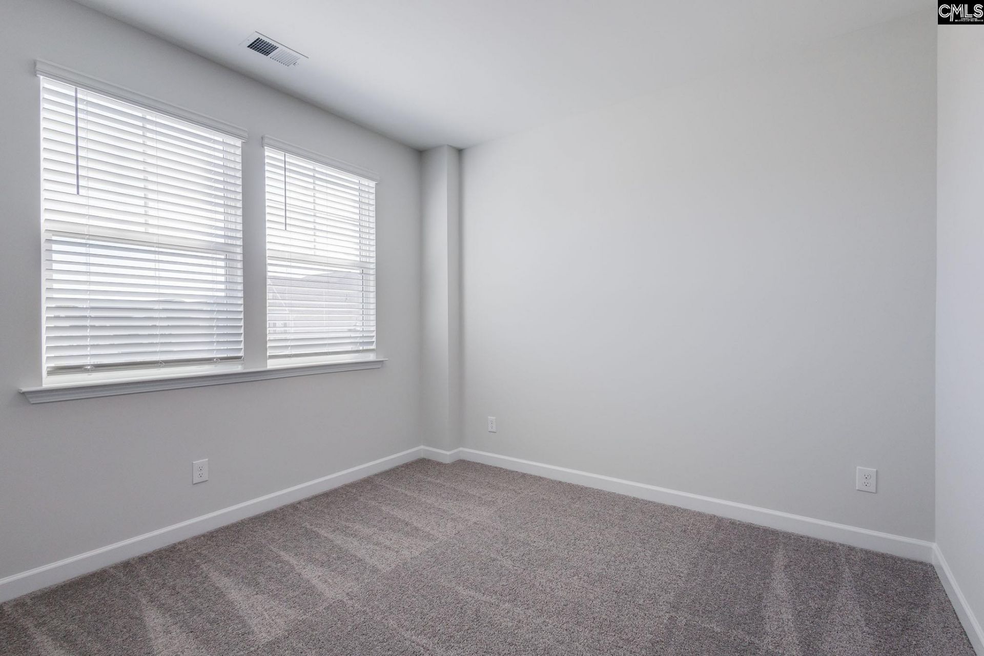 621 Falling Leaf Lane Photo 32