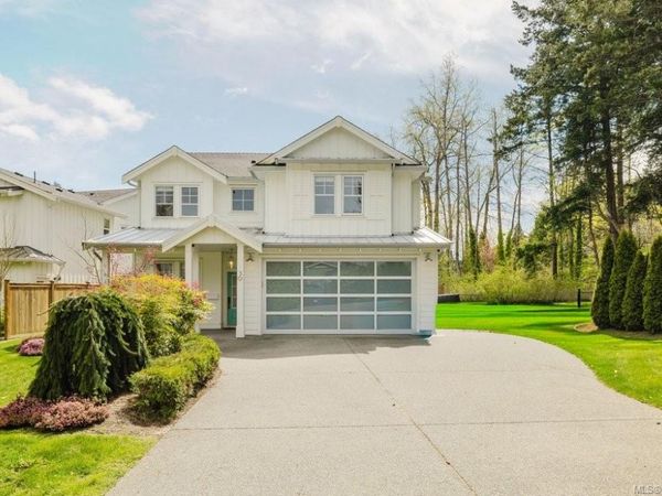 30 Jedburgh Rd, View Royal, BC V9B 6N7