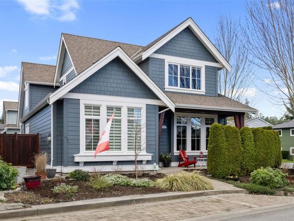 2015 Seawind Way , Sidney, BC V8L 0C4
