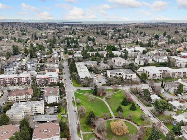 3255 Glasgow Ave , Unit 202, Saanich, BC V8X 4S4