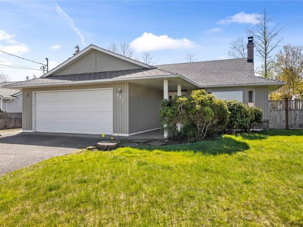 852 Aberdeen Dr , Parksville, BC V9P 2L9