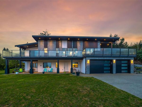 1704 Warn Way , Qualicum Beach, BC V9K 2S3