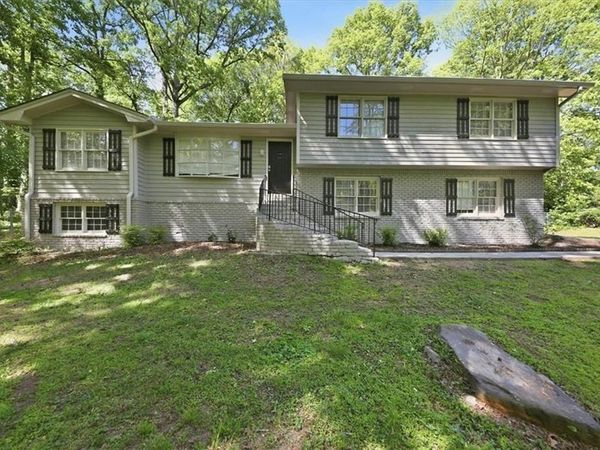 737 Mountainbrooke Circle , Stone Mountain, GA 30087