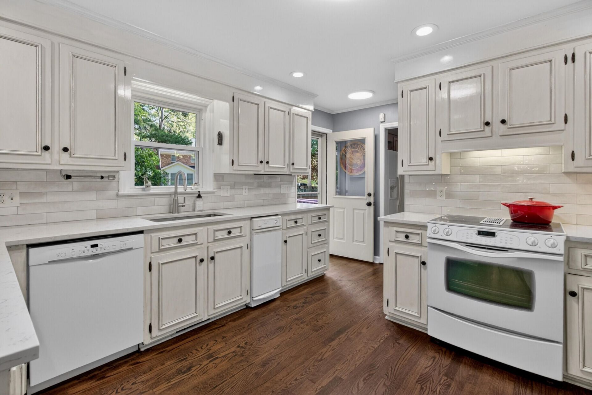 307 High Grove Road Photo 14