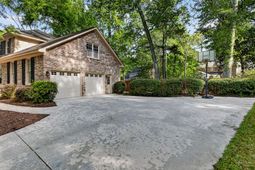 307 High Grove Road photo 4