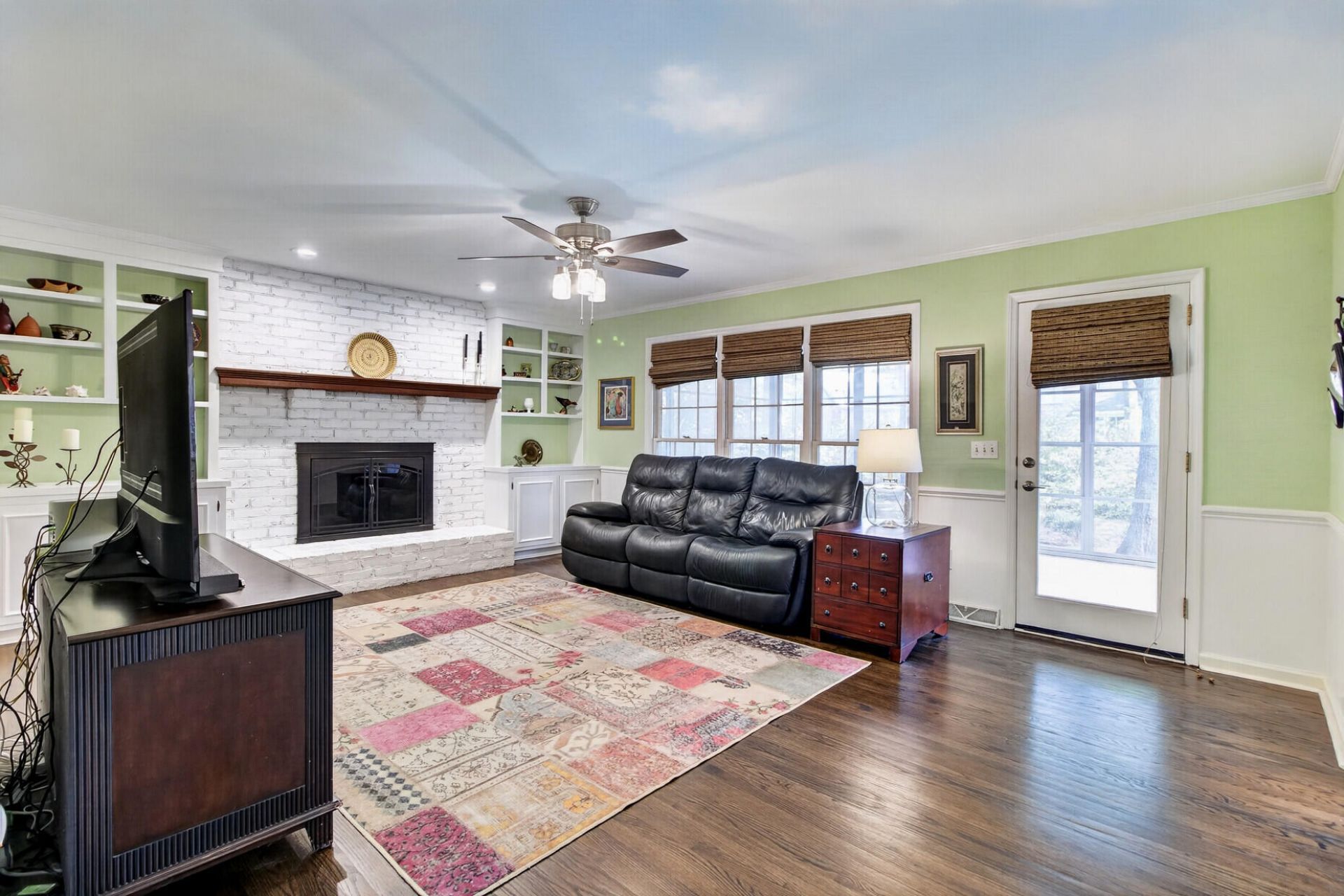 307 High Grove Road Photo 8