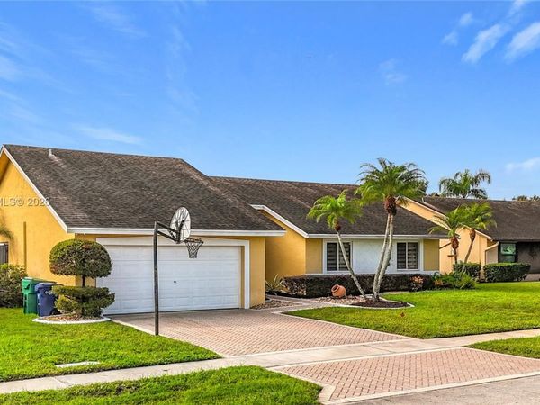 8060 NW 51st Ct , Unit 8060, Lauderhill, FL 33351