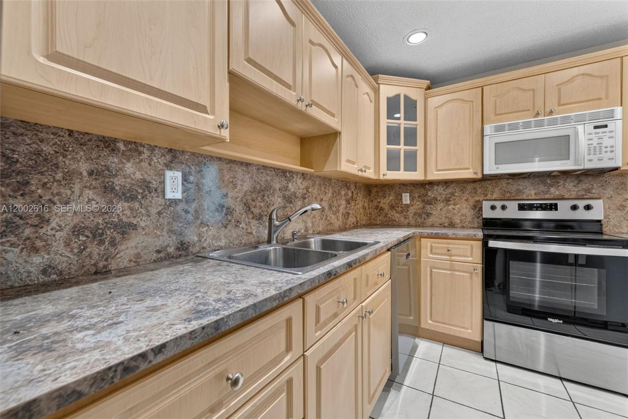 5555 Ludlam Rd, Unit 23, South Miami, FL 33155 Photo