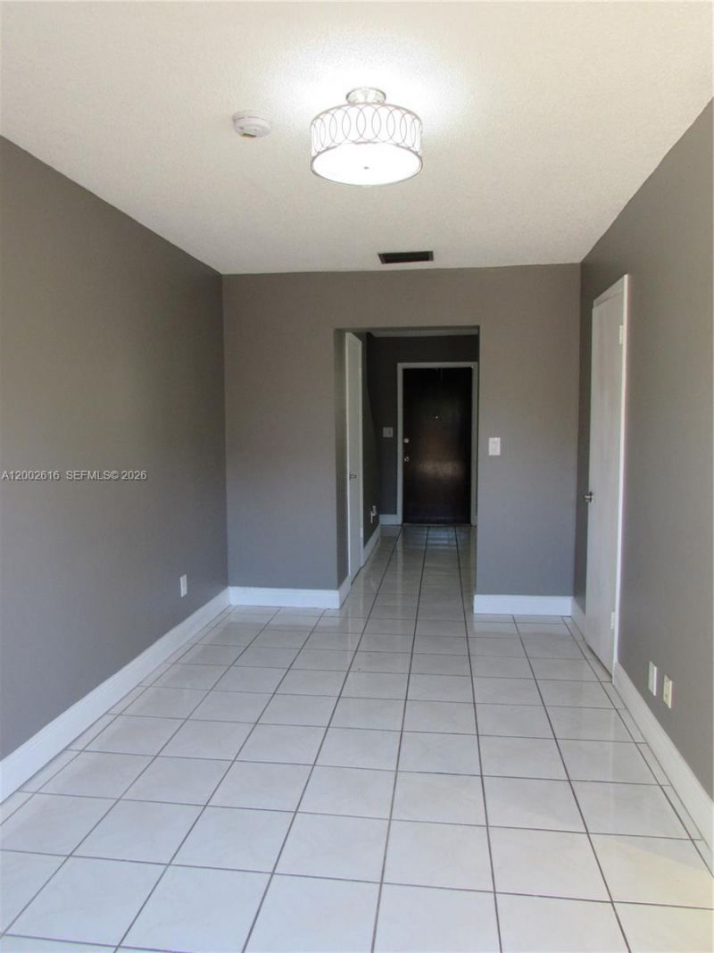 5555 Ludlam Rd , Unit 23, South Miami, FL 33155 Photo