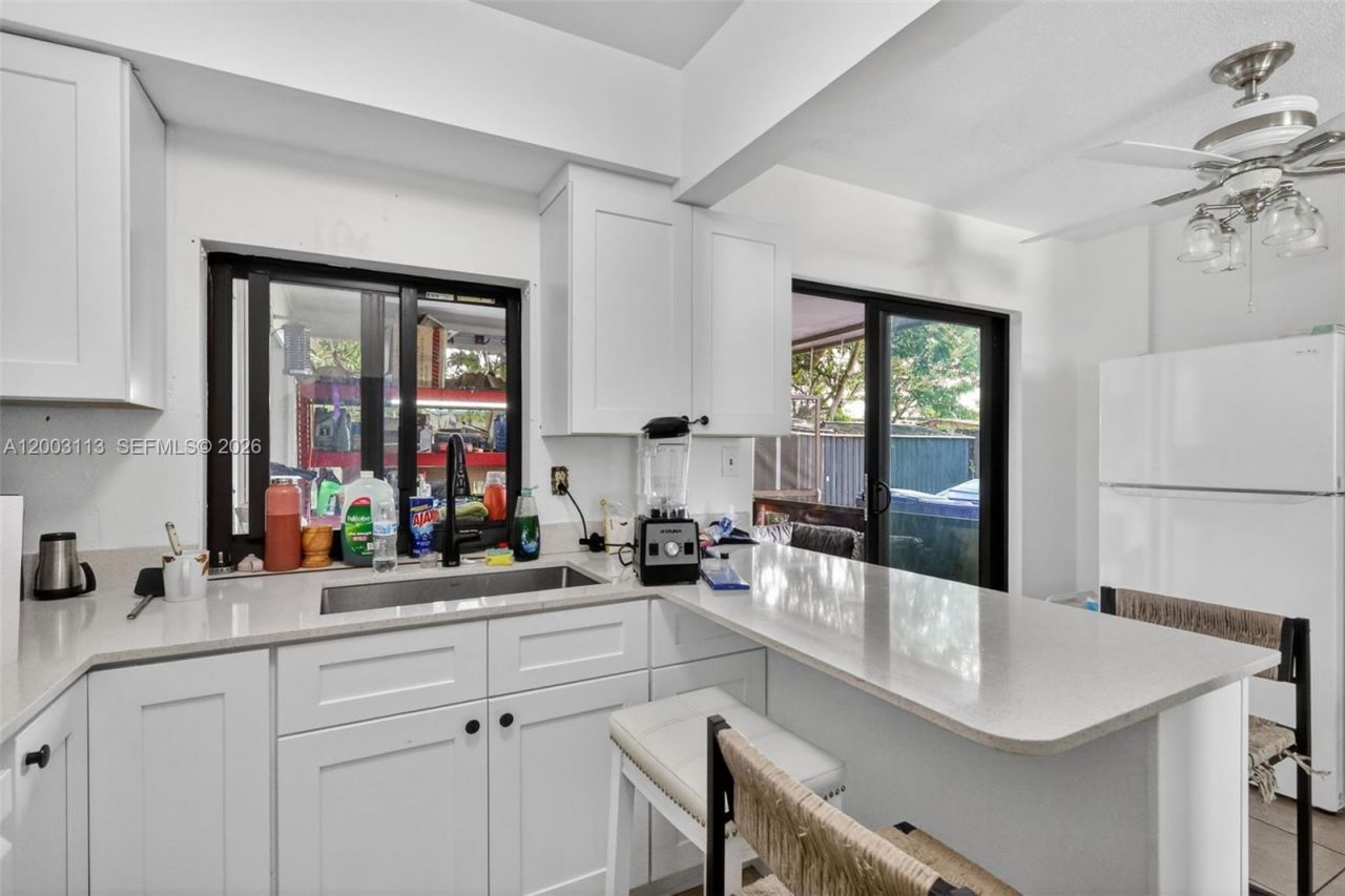 5814 Cleveland St , Hollywood, FL 33021 Photo