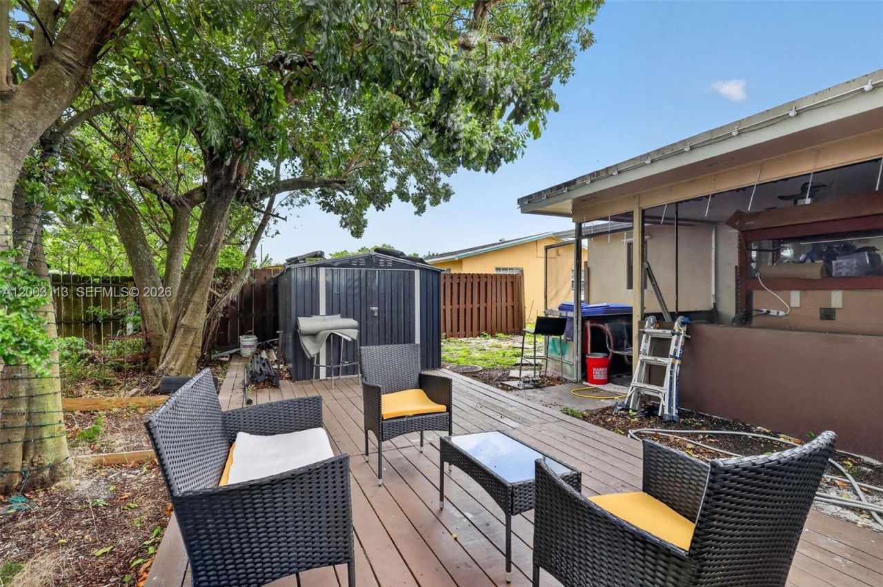 5814 Cleveland St , Hollywood, FL 33021 Photo