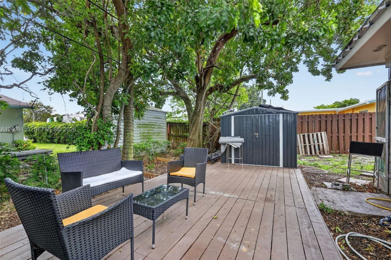 5814 Cleveland St , Hollywood, FL 33021 Photo