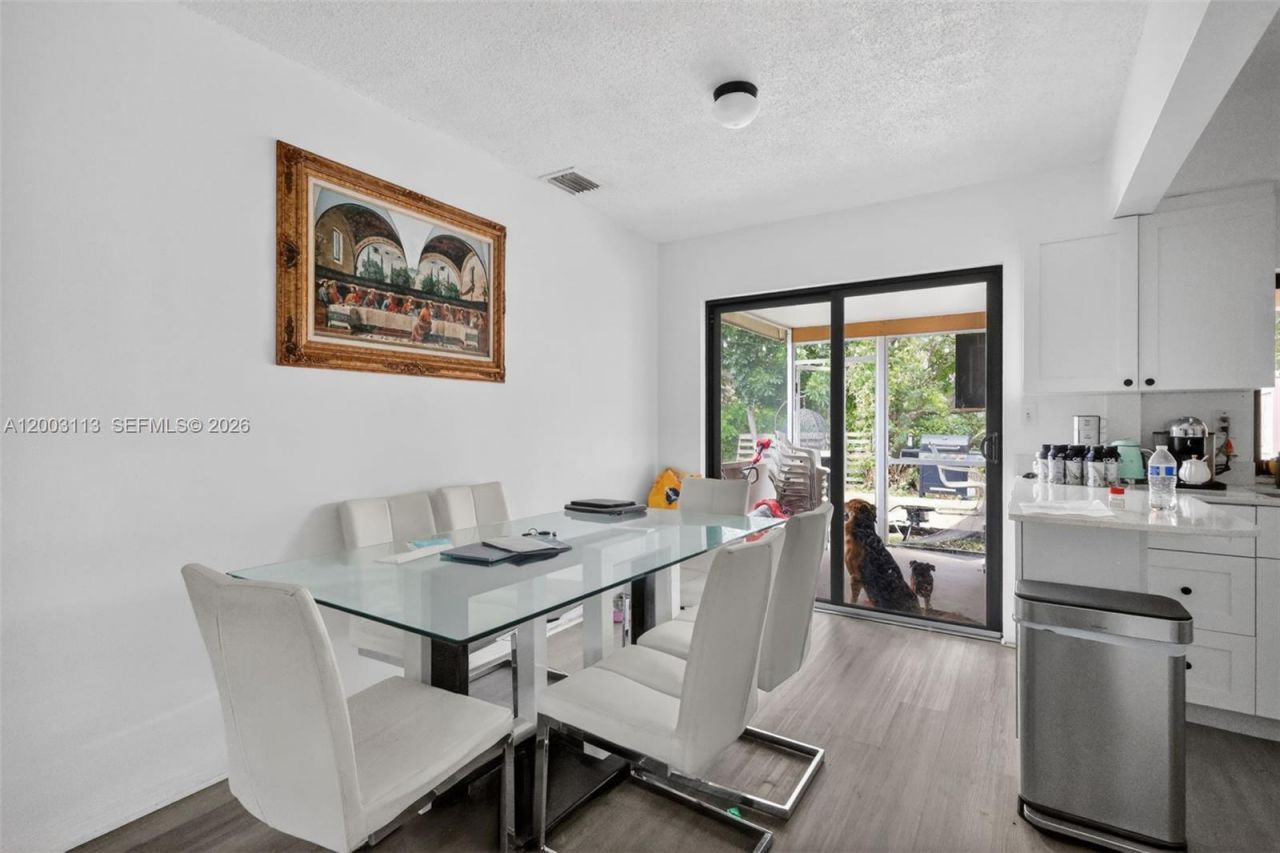 5814 Cleveland St , Hollywood, FL 33021 Photo